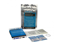 Contenu d'un paquet Tear Aid type A : patch, filet de renfort, 4 chiffons  l'alcool et manuel