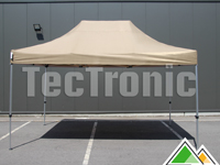 Chaque tente Solid 40 est disponible en noir, blanc, écru, bleu marine, vert et couleur sable (couleur sur la photo)