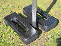 Facile à ancrer avec des poids de pied de 15kg (optionnels)